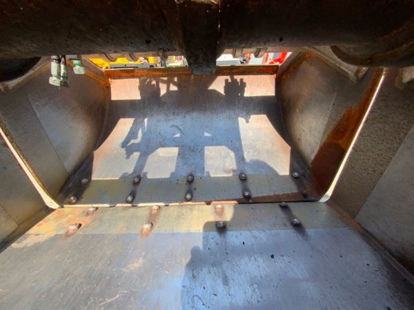 ROTATING CLAMSHELL GRAB BUCKET.........0605m. 352186578