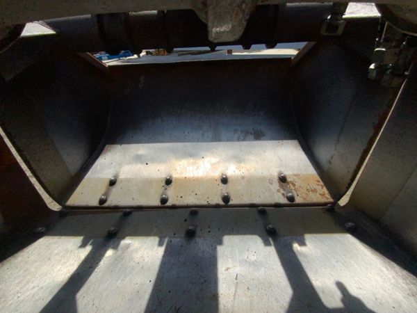 ROTATING CLAMSHELL GRAB BUCKET.........0605m. 352186580