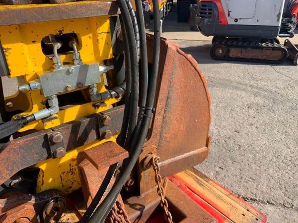 NARROW GAUGE CLAMSHELL BUCKET........501v. 352273022
