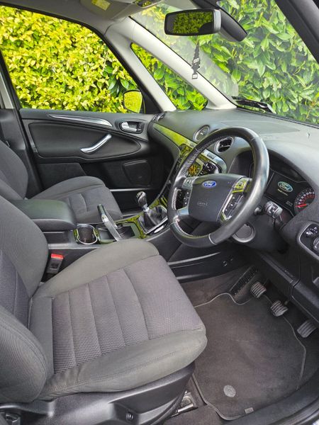FORD GALAXY TITANIUM/7 SEATS /FULLY SERVICED 352304831