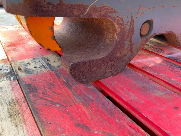TEFRA HILL QUICK HITCH.......80mm PINS.......412v. 352307756