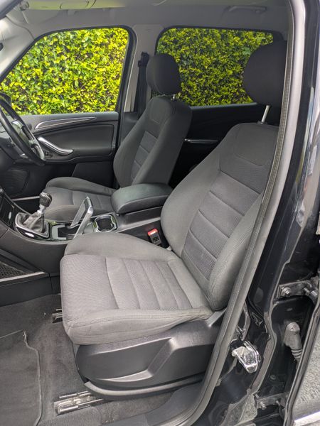 FORD GALAXY TITANIUM/7 SEATS /FULLY SERVICED 352303793