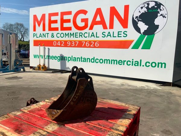 10" JCB DIGGING BUCKET...30mm PINS......624-9. 352310224