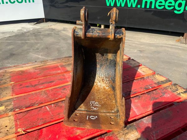 10" JCB DIGGING BUCKET...30mm PINS......624-9. 352310235