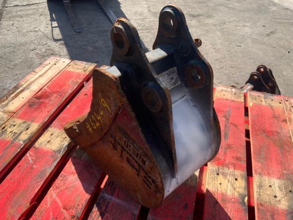 10" JCB DIGGING BUCKET...30mm PINS......624-9. 352310232