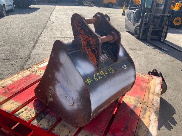 18" STRICKLAND  BUCKET....30mm PINS.......629-18. 352310754