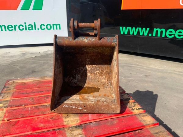 18" STRICKLAND  BUCKET....30mm PINS.......629-18. 352310757