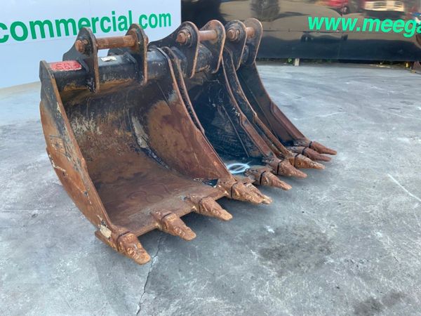 18" JCB DIGGING BUCKET....65mm PINS.......377v. 352326347