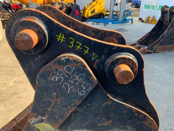 18" JCB DIGGING BUCKET....65mm PINS.......377v. 352326354