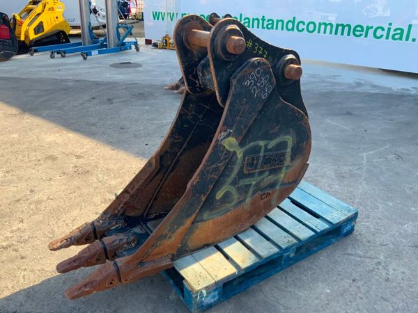 18" JCB DIGGING BUCKET....65mm PINS.......377v. 352326356