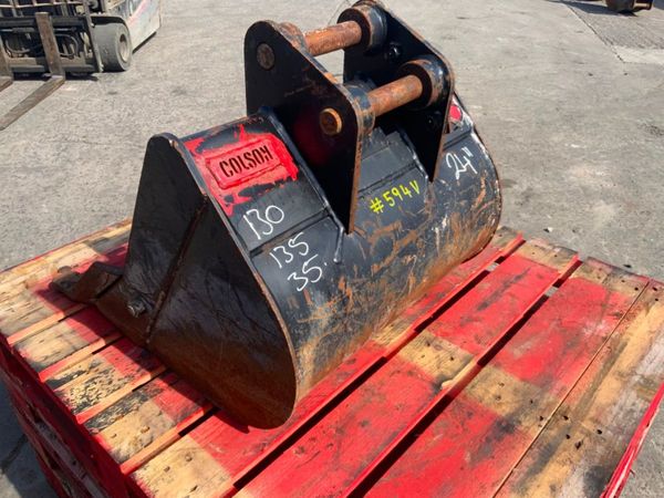 24" JCB 3CX DIGGING BUCKET.....45mm PINS......594 352321934