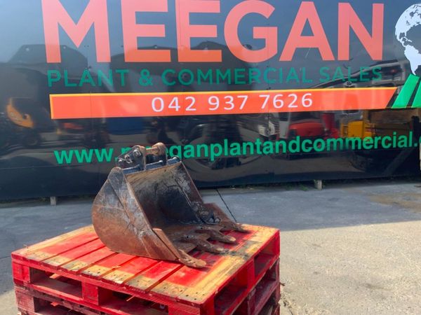 24" JCB 3CX DIGGING BUCKET.....45mm PINS......594 352321939