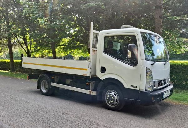 Nissan NV400 2017 Tipper DOE 5/26 352363380