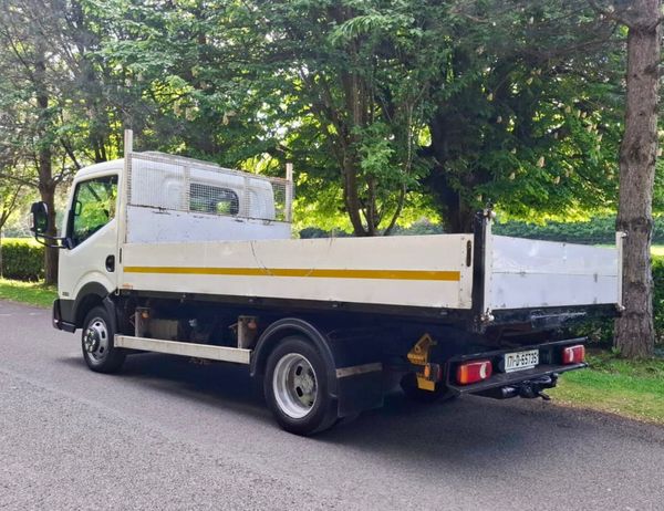 Nissan NV400 2017 Tipper DOE 5/26 352363381
