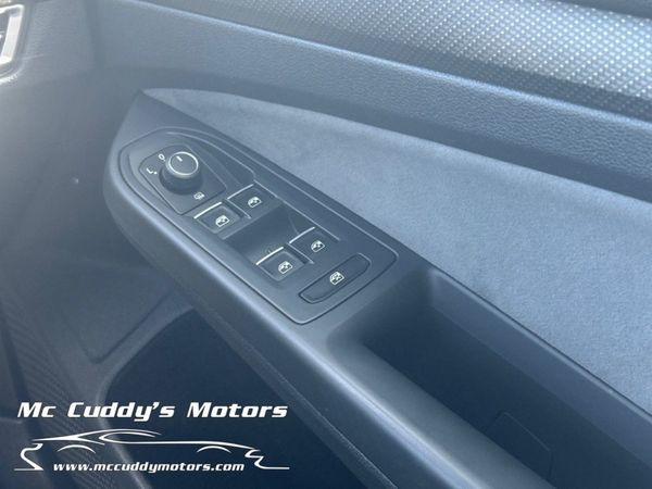 2020 (202) Volkswagen Golf R Line 2.0 TDI - Automa 352457432