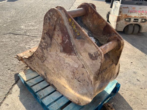 24" SCOOP DIGGING BUCKET.....80mm PINS......380v. 352450541
