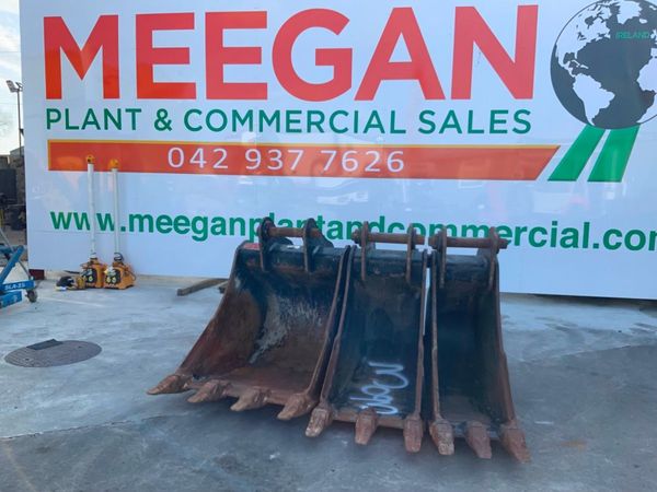 18" JCB DIGGING BUCKET.....65mm PINS.........378v. 352451085