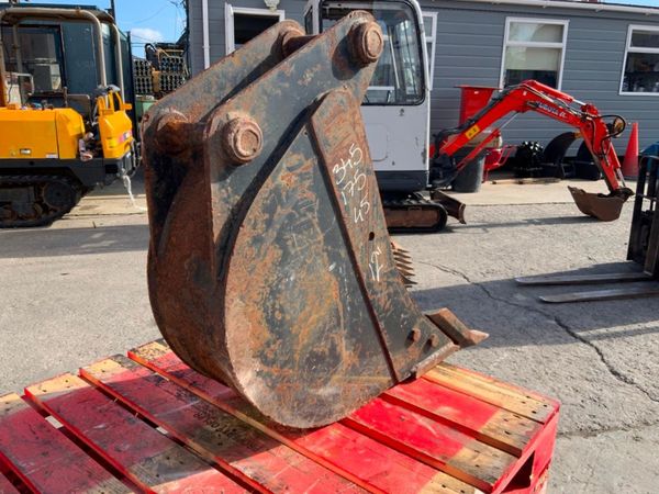 12"  DIGGING BUCKET.....45mm PINS......392v. 352461712