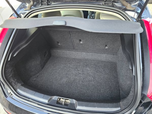 VOLVO V40 SE LUX NAV // NEW NCT 03/26 352481607