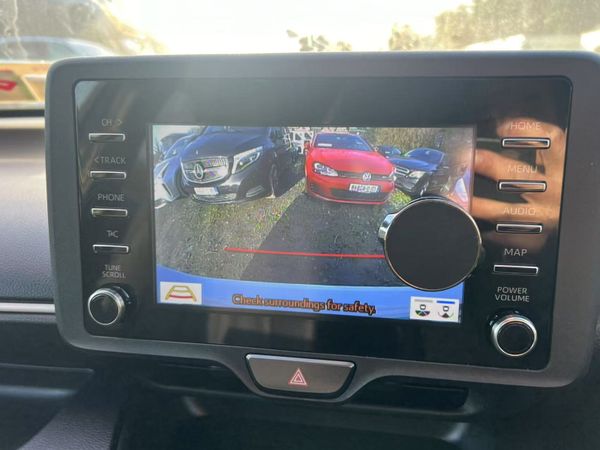202 Toyota Yaris  1.0 Autos 352481846