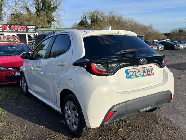 202 Toyota Yaris  1.0 Autos 352481848