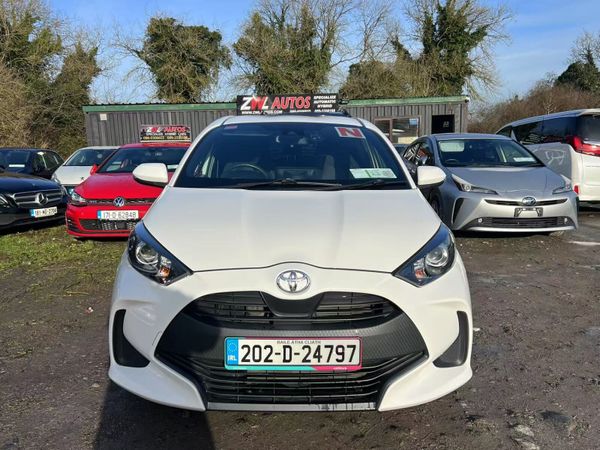 202 Toyota Yaris  1.0 Autos 352481857