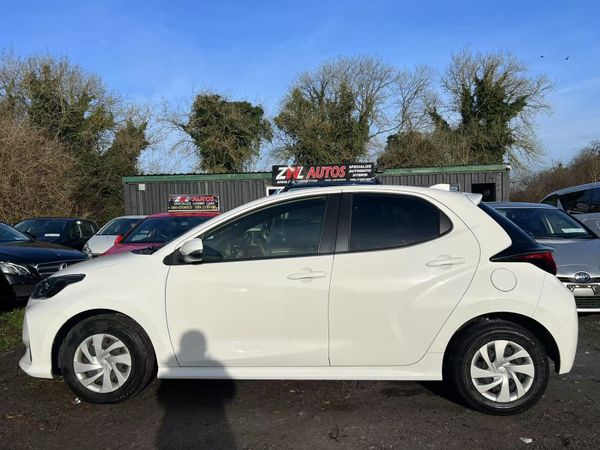 202 Toyota Yaris  1.0 Autos 352481852