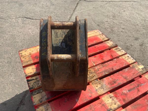 12" MINI DIGGER BUCKET.....40mm PINS......353v. 352492034