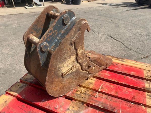 12" MINI DIGGER BUCKET.....40mm PINS......353v. 352492033