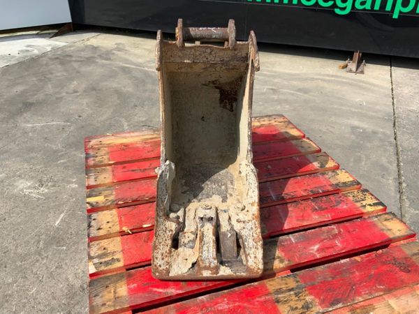 12" WHITES DIGGING BUCKET.......40mm PINS.....354 352492590