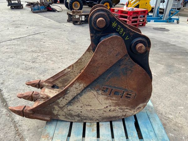 18" JCB DIGGING BUCKET......65mm PINS......381v. 352507386