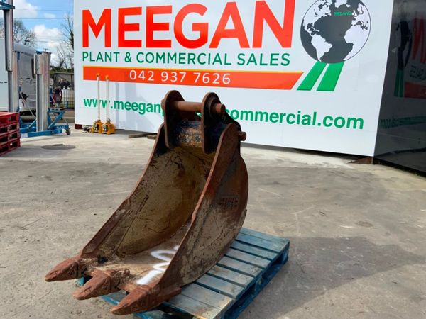18" JCB DIGGING BUCKET......65mm PINS......381v. 352507380