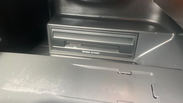 Skoda Rapid 1.6 TDI ( One owner ) 352508124