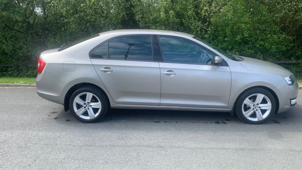 Skoda Rapid 1.6 TDI ( One owner ) 352508127