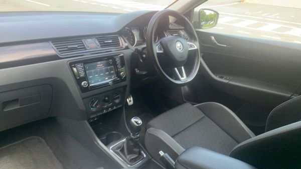 Skoda Rapid 1.6 TDI ( One owner ) 352508128