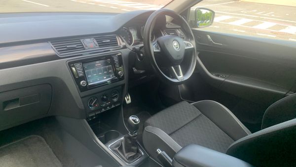 Skoda Rapid 1.6 TDI ( One owner ) 352508129