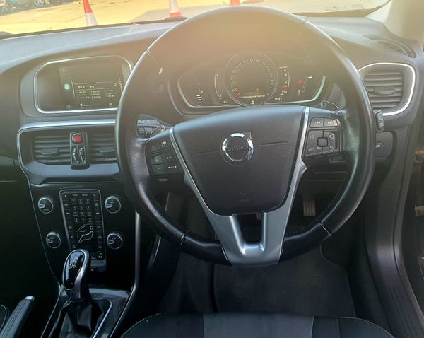 2016 Volvo V40 Black 1.5 T3 Sporty Hatchback 352511155