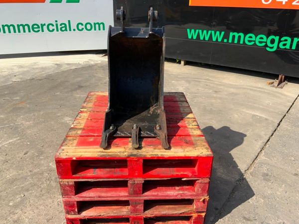 18" JCB 3CX DIGGING BUCKET....45mmPINS.....390v 352617997