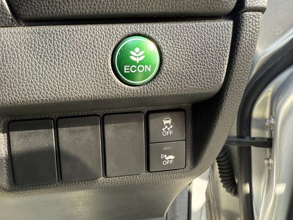 2015 Honda Fit 1.5 Hybrid auto,Top Specs,37K Mile 352656876