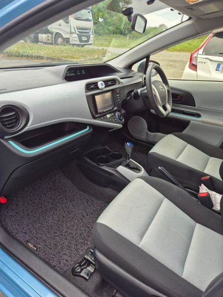 TOYOTA AQUA 2012 AUTOMATIC 352673409