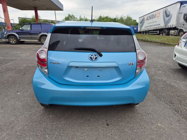 TOYOTA AQUA 2012 AUTOMATIC 352673403