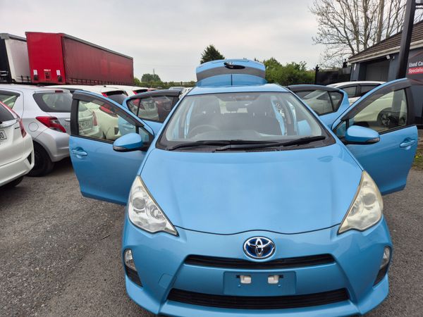 TOYOTA AQUA 2012 AUTOMATIC 352673414
