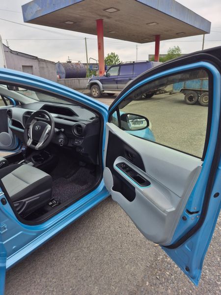 TOYOTA AQUA 2012 AUTOMATIC 352673411