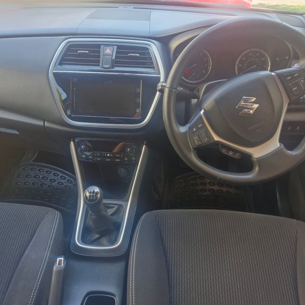 Suzuki SX4 S-Cross 2019 352728368