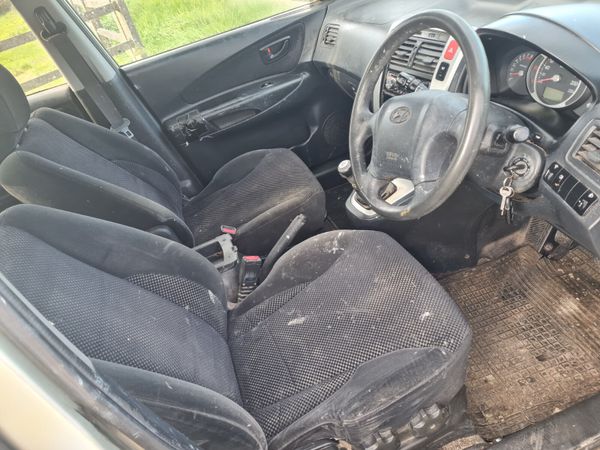 2006 hyundai Tucson 2.0l manual towbar 352775140