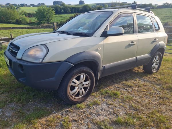2006 hyundai Tucson 2.0l manual towbar 352775163