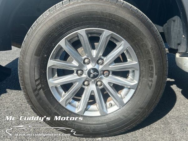 2019 Mitsubishi L200 Barbarian 2.5 Di-D Automatic 352799366