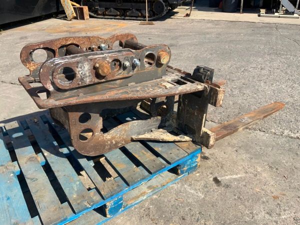 DROMONE PALLET FORKS.....65mm PINS........411v. 352809508