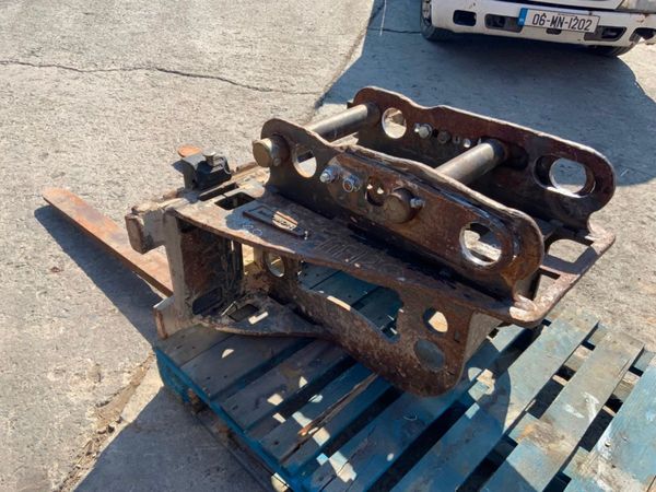 DROMONE PALLET FORKS.....65mm PINS........411v. 352809514