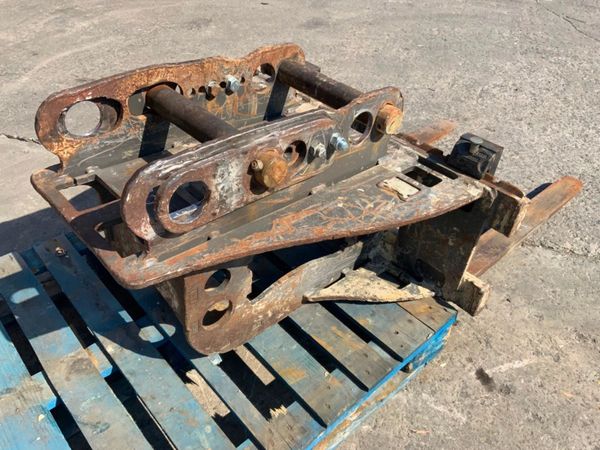 DROMONE PALLET FORKS.....65mm PINS........411v. 352809512